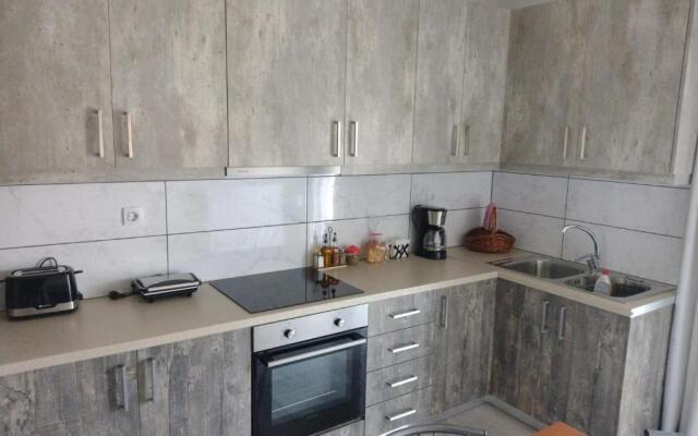 "Thea" Valis Apartments