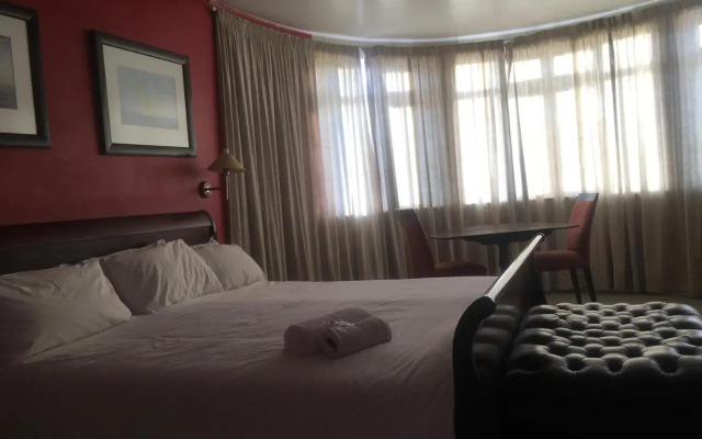 Arkenstone Frys Guesthouse And Restaurant