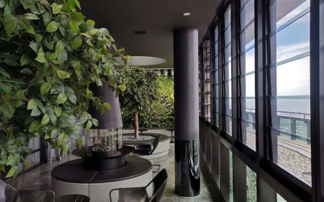 Shadow Play 2Bed Ocean View Apartment