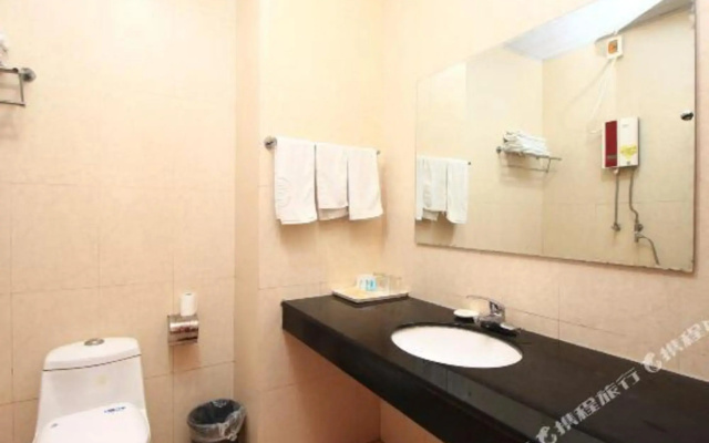 Zhonghui Fishing Village Hotel (Rizhao Wanpingkou Seaside Scenic Area)