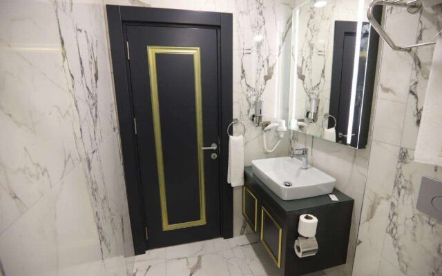 Bayrak Grand Hotel