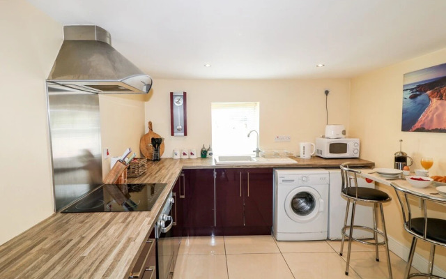 Whispering Willows - The Thatch