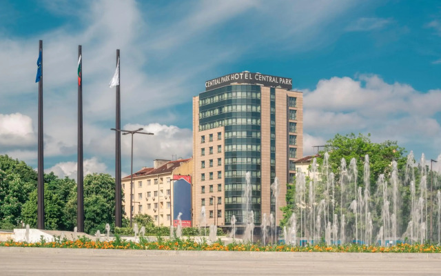 Rosslyn Central Park Hotel