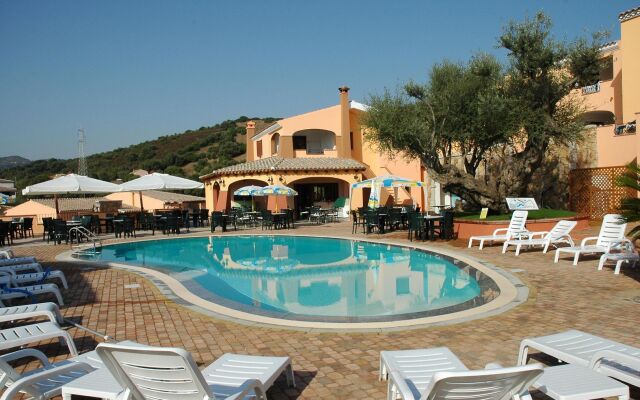 Albergo Residenziale Li Troni