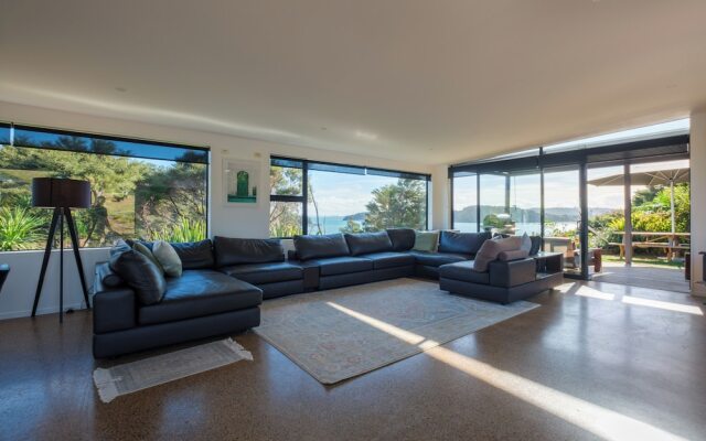 Wharetana Bay Villa with beach walkway