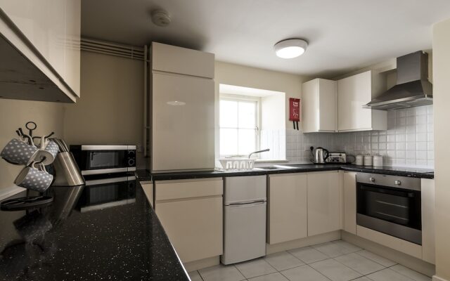 The Sail, Two Bedroom Apartment - Tenby