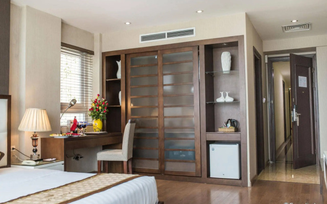 Skylark Hotel