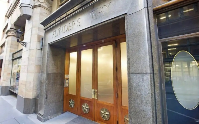 Flinders House