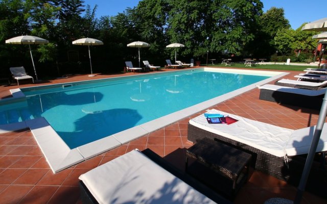 Pretty Cottage in Colonnella With Swimming Pool