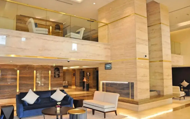 Massive 2 Bedroom with Palm View Balqis