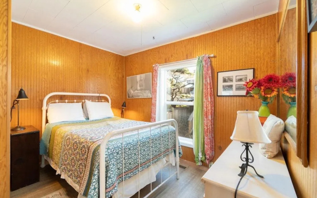 On The Beach 3 Br cottage by RedAwning