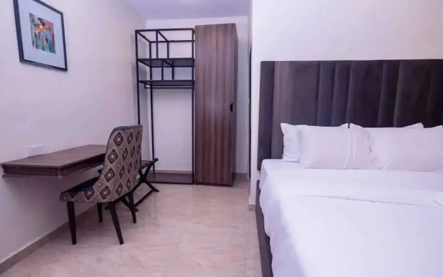 Ibizza Pit Hotel and Suites