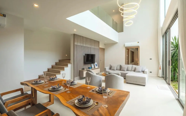 Near Beach & Famous Boat Ave V217