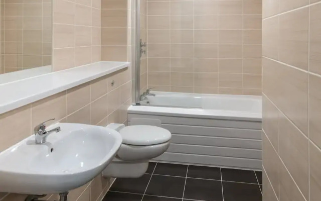 Host Stay Monarchs Quay
