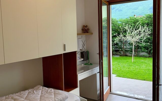 LakeGarden Apartment