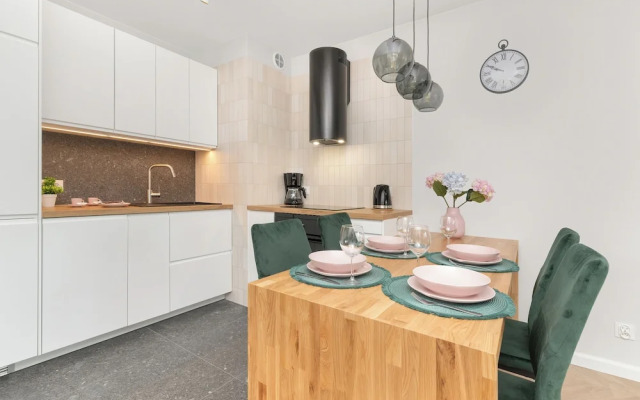 Letnicka Apartment Gdańsk by Renters