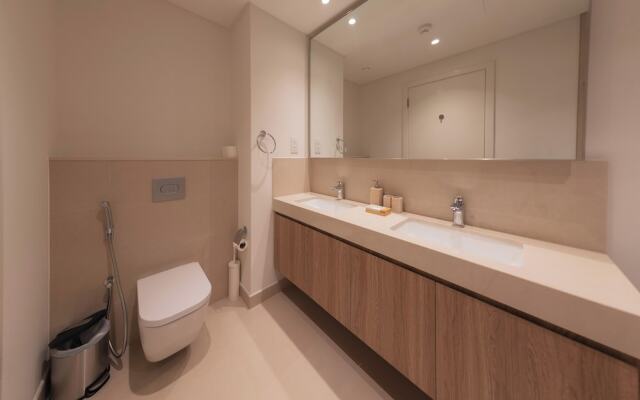Lavish 2BR in Downtown Views Close to Dubai Mall Burj Khalifa