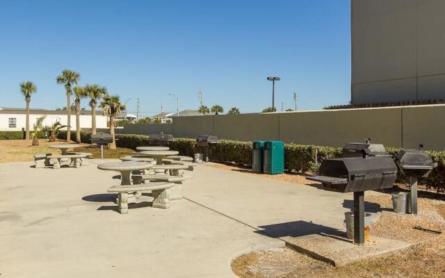 Phoenix West 1001 Apartment 4