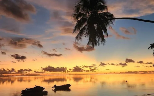 Villa Temae Beach