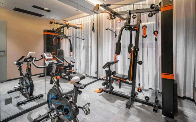 Superior Hotel (Jiaxing Yaohan Shopping Mall Area)