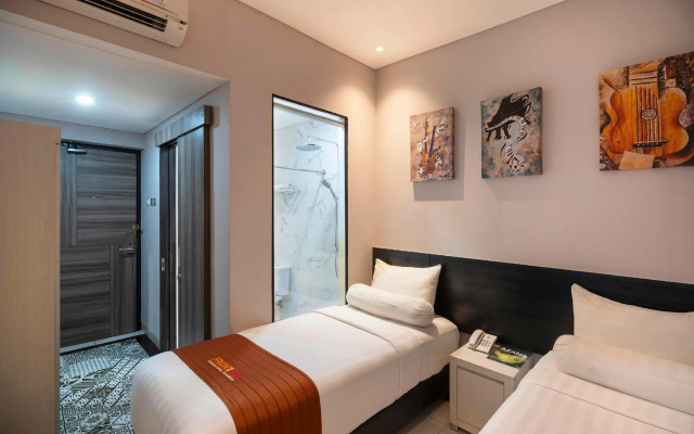 Front One Boutique Karawang