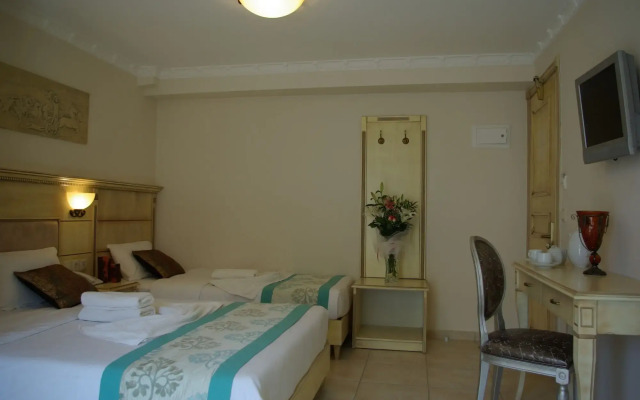 Parthenon Art Hotel