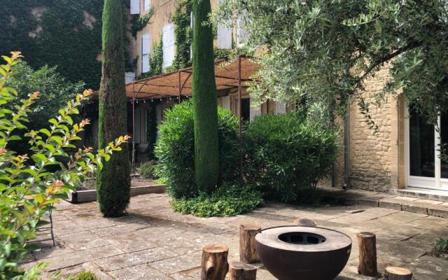 Domaine de la Dragonette Mas from the 18th century in the heart of Provence- Lubéron-Avignon