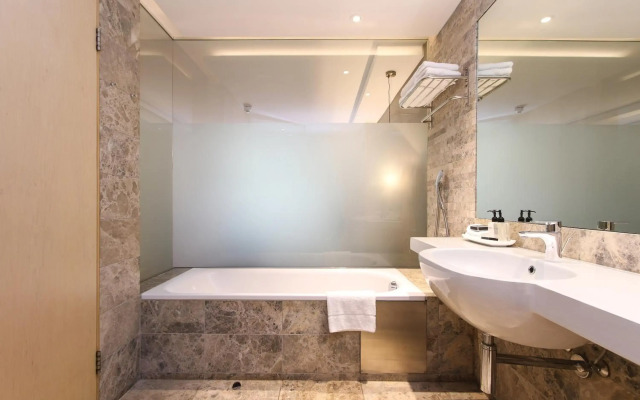 The Vineyard Hotel