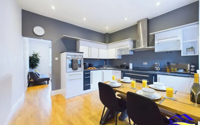 2br-sleeps4-citycentre-freeparking
