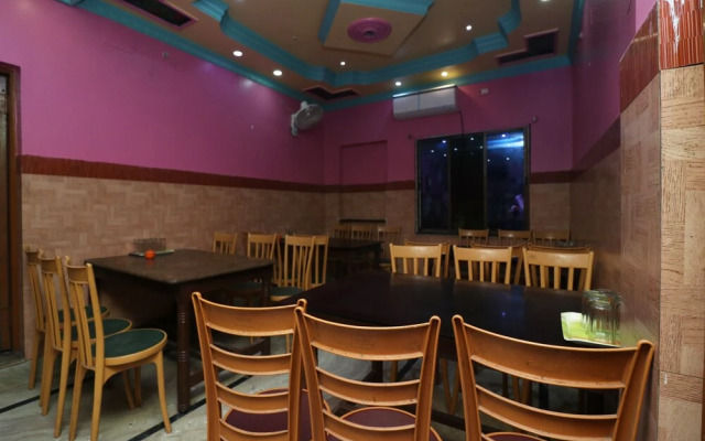 Oyo 27996 Hotel Green Park