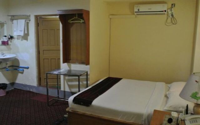 Grand Empire Hotel