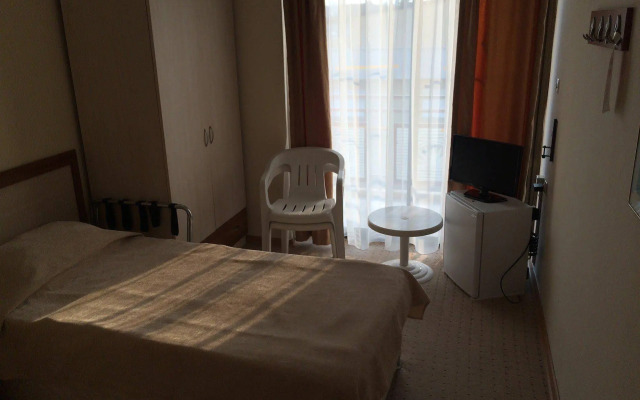 Saturn Hotel