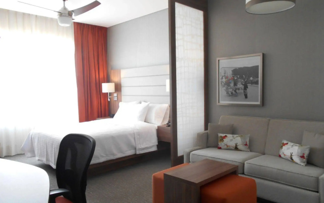 Fiesta Inn Suites Aeropuerto del Bajío
