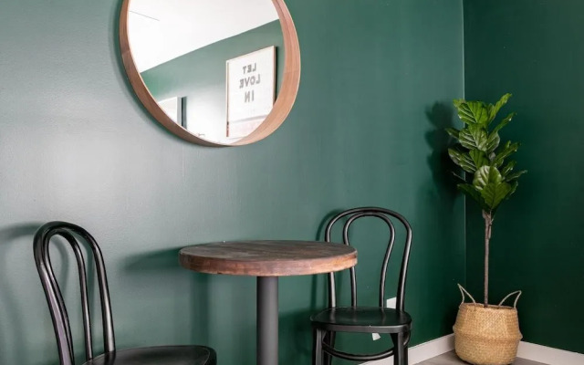 WanderJaunt Central Austin Studios