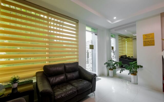 OYO 862 Jqv Hotel (Vaccinated Staff)