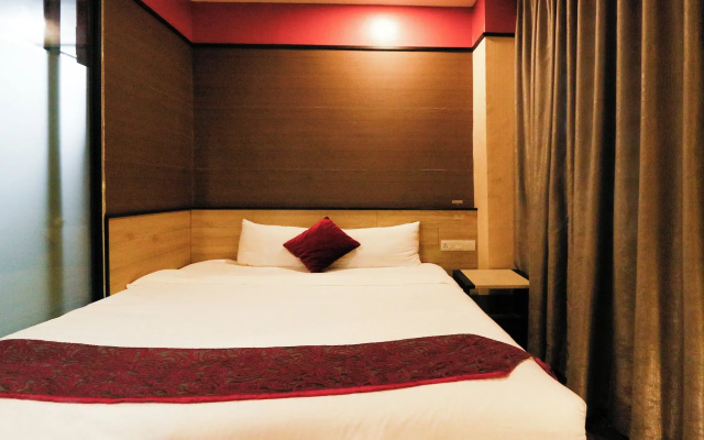 Golden Roof Hotel Seri Iskandar