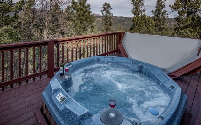 Chelsea House - Three Bedroom Cabin