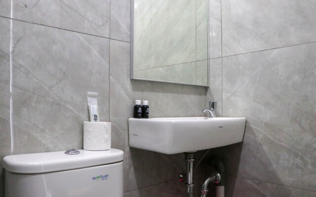 Comfy Stay Studio At Sayana Bekasi Apartment