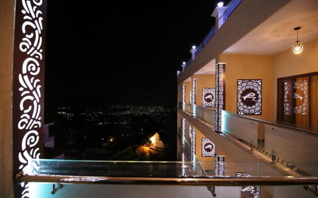 The Amparo - By Pearl Adventure