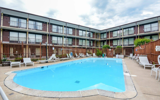 Baymont by Wyndham Front Royal Near Shenandoah National Park