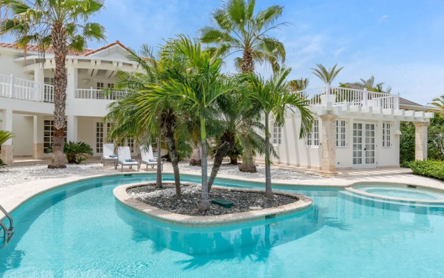 Luxury 2-level villa in Punta Cana