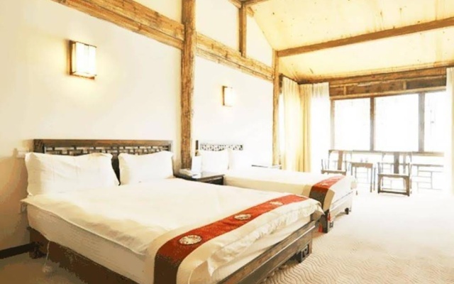 Golden Waterfront Inn – Guest Rooms – Lijiang