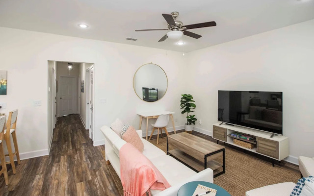 Chic Thomasville Home: Walk to Downtown!