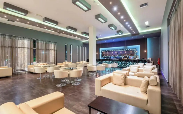 Akti Coast Club
