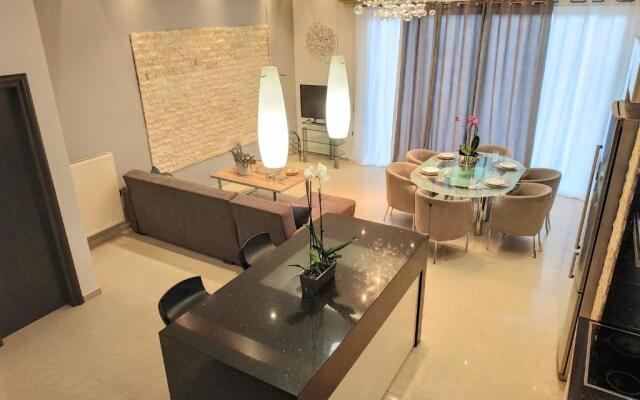 Luxury Apartment with Sea View near Kallithea