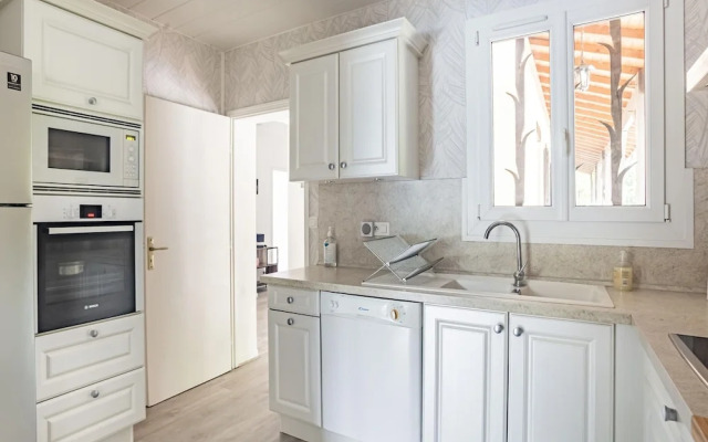 Dordogne Poolside Escape