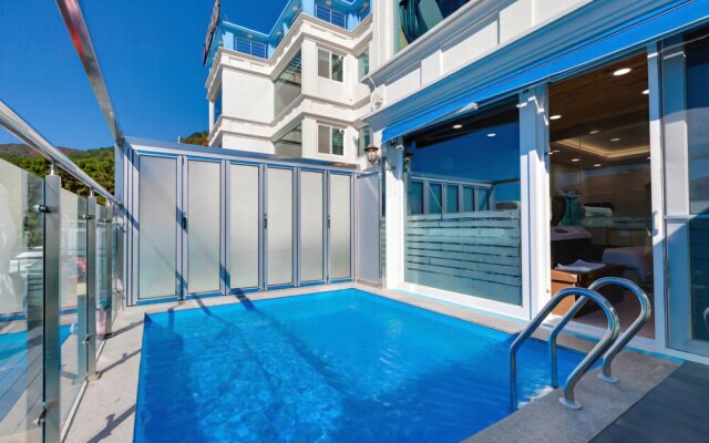 Geoje Mr. Jun Pool Villa