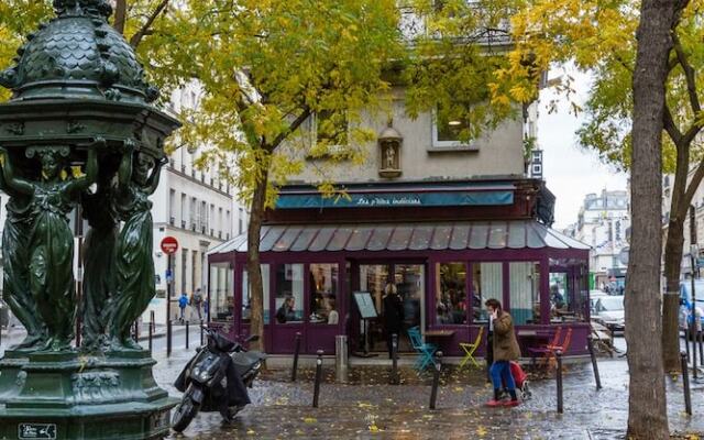 Rooftop Views By The Canal Saint Martin