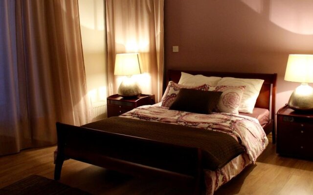 H B&B