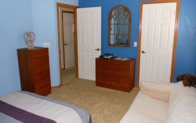 Lakefront Suites